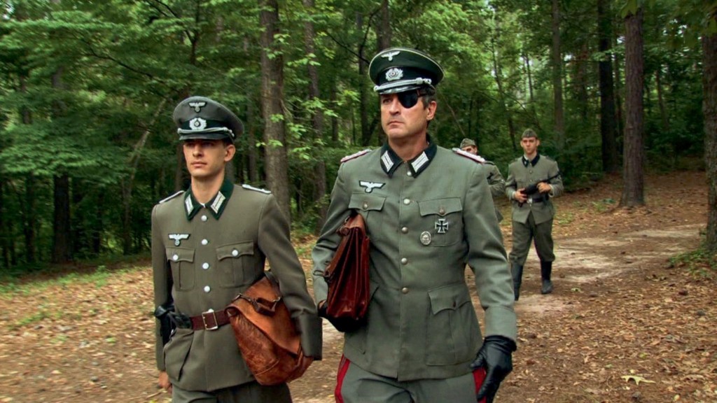 Tom Cruise als Stauffenberg, kurz vor dem Anschlag. Quelle: https://www.kino.de/film/operation-valkyrie-the-stauffenberg-plot-to-kill-hitler-2008/